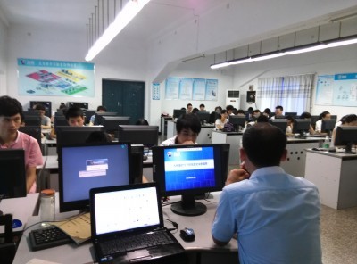 信息安全與管理專業(yè)中的計算機網(wǎng)絡(luò)技術(shù)開發(fā) 融合防護與創(chuàng)新